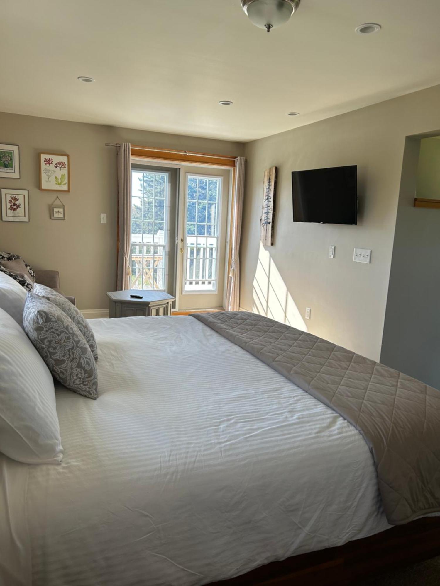 Tides Inn Guest Suites Halls Harbour Esterno foto