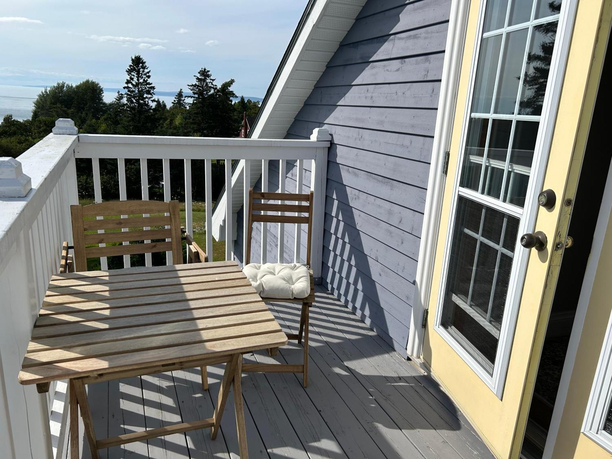 Tides Inn Guest Suites Halls Harbour Esterno foto