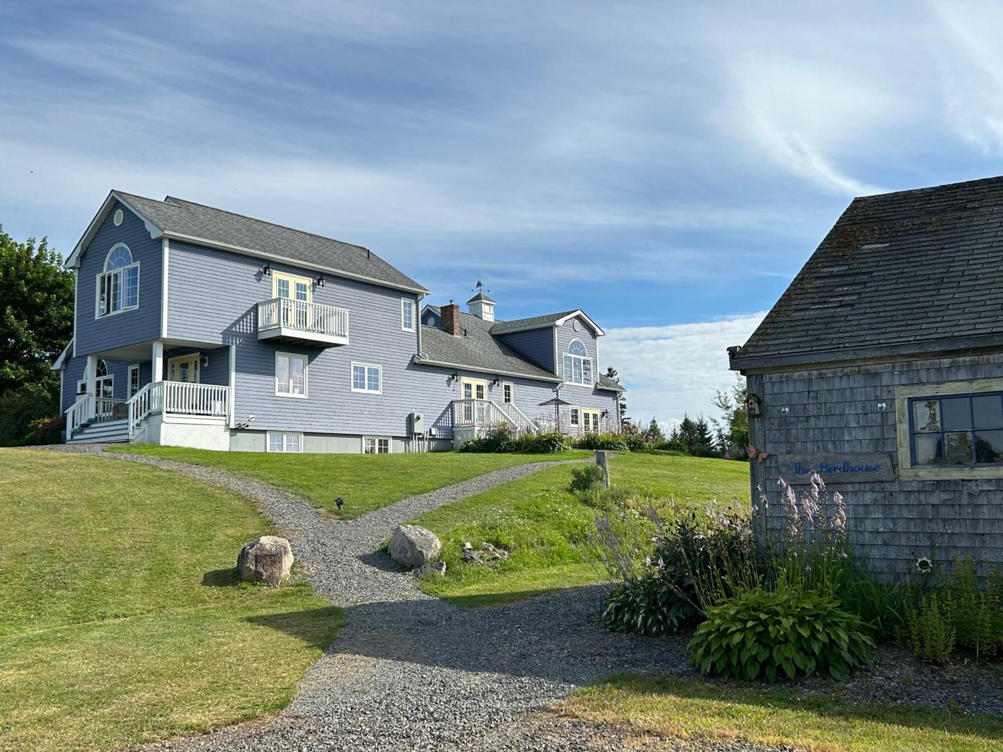 Tides Inn Guest Suites Halls Harbour Esterno foto