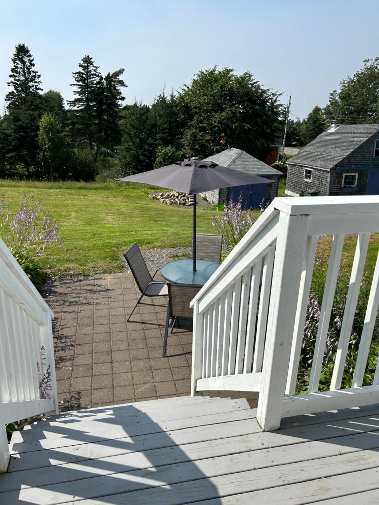 Tides Inn Guest Suites Halls Harbour Esterno foto